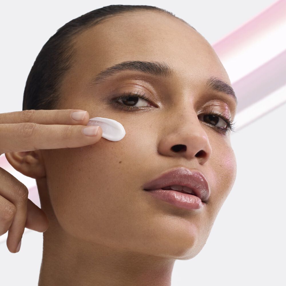 Applying Hydra Zen Cream on skin