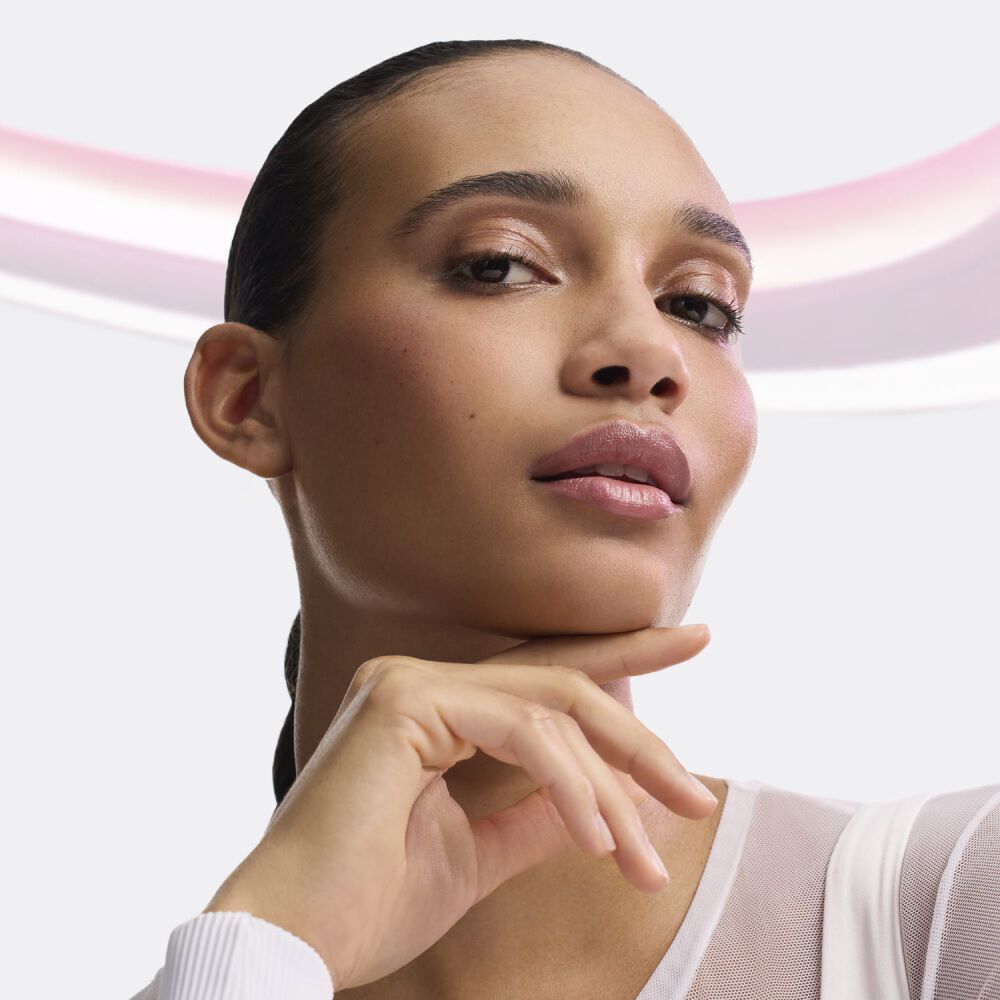 Model with hydrated skin after Hydra Zen Cream