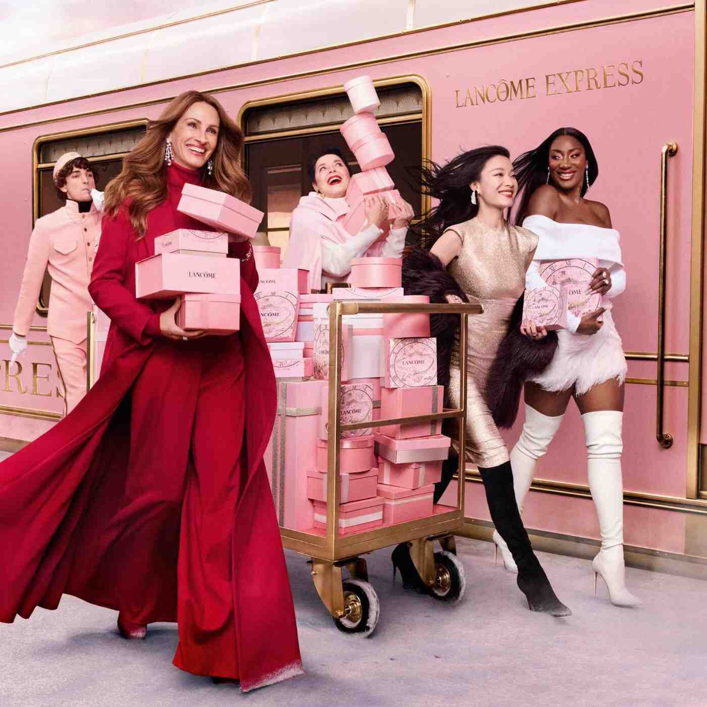 Explore the En Route to Happy Holidays Campaign | Lancôme